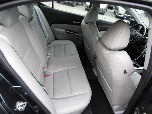 Used 2015 Acura TLX V6 w/ Technology Package FWD image 21