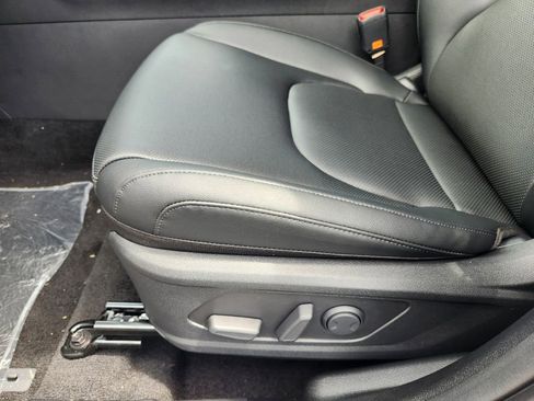 Certified 2025 Kia Sportage EX image 17