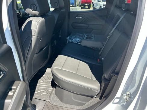 New 2026 Chevrolet Colorado LT w/ LT Convenience Package AWD/4WD image 8