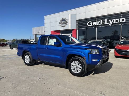 Certified 2024 Nissan Frontier SV w/ SV Convenience Package image 1