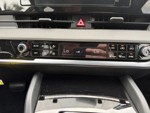 Certified 2024 Kia Sportage LX FWD image 15