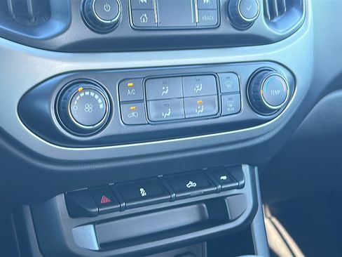 Used 2022 Chevrolet Colorado LT w/ LT Convenience Package image 32