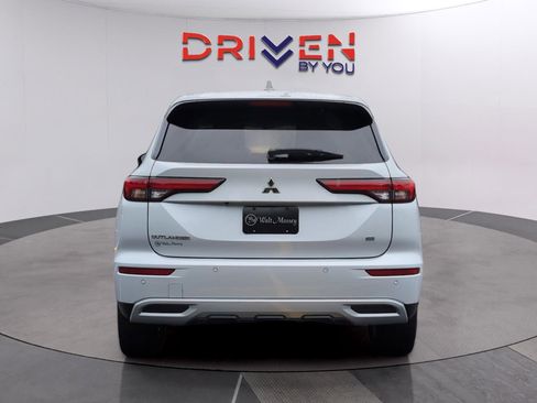 Used 2022 Mitsubishi Outlander SEL Black Edition FWD image 4
