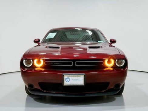 Used 2019 Dodge Challenger SXT RWD image 9