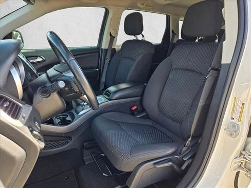 Used 2018 Dodge Journey SE w/ Popular Equipment Group image 16