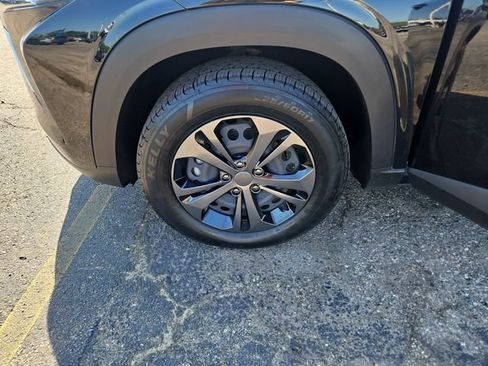 Used 2024 Chevrolet Trax LS w/ Driver Confidence Package FWD image 27