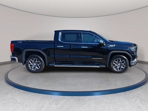 Used 2023 GMC Sierra 1500 SLT w/ SLT Premium Package AWD/4WD image 4