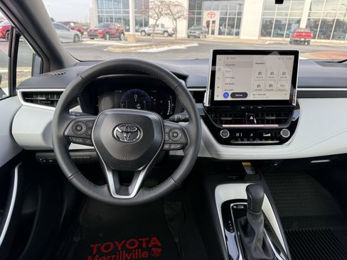 Used 2025 Toyota Corolla SE w/ SE Premium Package image 17