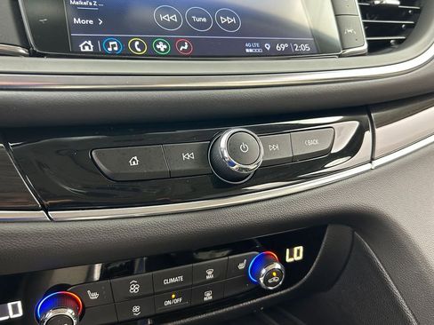 Used 2024 Buick Enclave Essence w/ Experience Buick Package FWD image 26