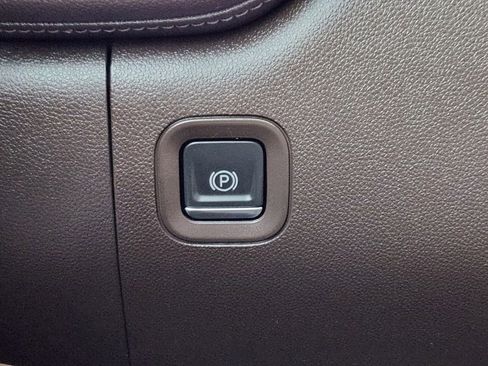 Used 2021 Chevrolet Silverado 1500 LT w/ Safety Package II image 26