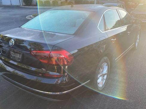 Used 2017 Volkswagen Passat 1.8T S FWD image 4