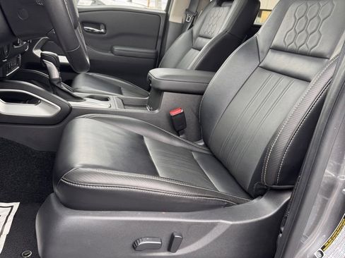 Used 2024 Nissan Frontier SL w/ Technology Package image 11