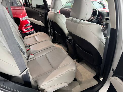 Used 2015 Lexus RX 450h AWD image 16