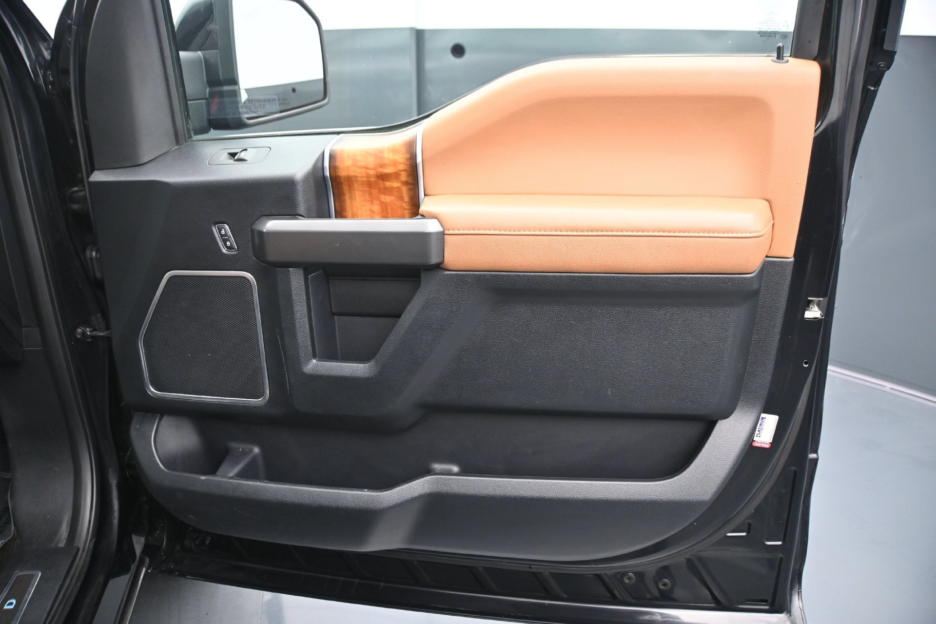 Used 2017 Ford F150 Limited AWD/4WD image 12