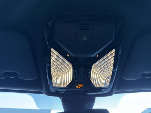 Used 2022 BMW X5 xDrive40i w/ Climate Comfort Package image 27