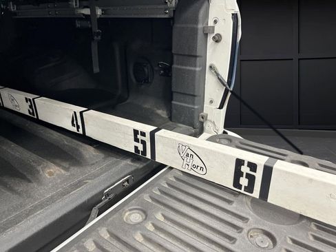 Used 2023 Nissan Frontier PRO-4X image 16