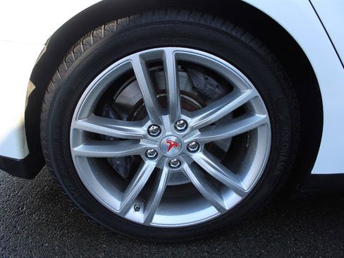 Used 2013 Tesla Model S Performance RWD image 29