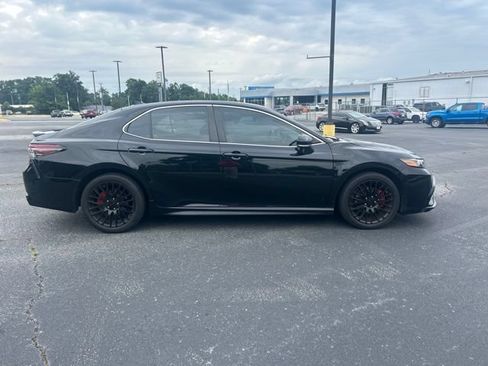 Used 2023 Toyota Camry SE FWD image 5