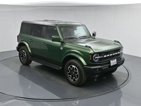 Certified 2025 Ford Bronco Outer Banks AWD/4WD image 41