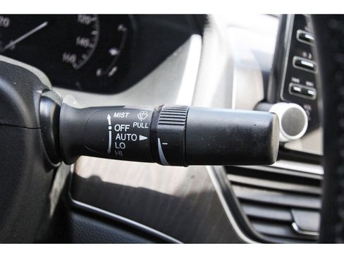 Used 2018 Honda Accord Touring image 18
