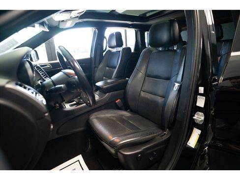 Used 2019 Jeep Grand Cherokee Limited w/ Luxury Group II AWD/4WD image 11