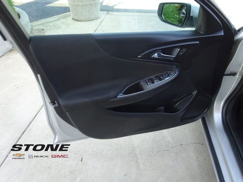 Used 2018 Chevrolet Malibu LT FWD image 24