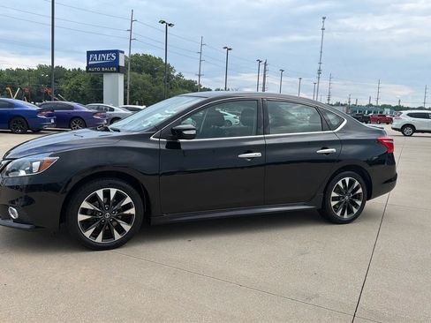 Used 2019 Nissan Sentra SR FWD image 6