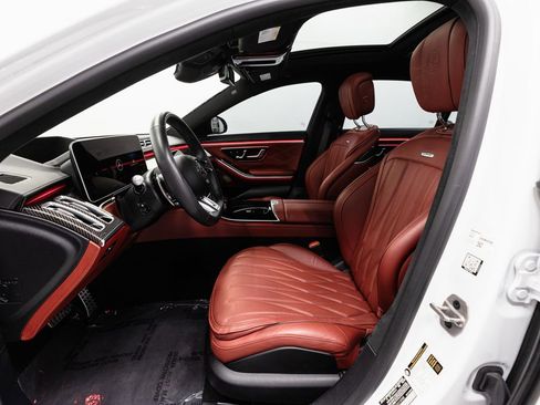 Used 2025 Mercedes-Benz S 63 AMG S image 8