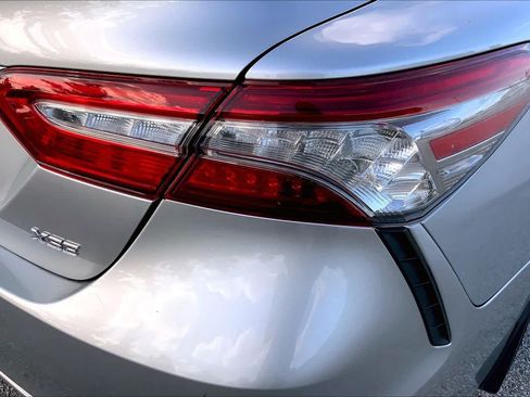 Used 2018 Toyota Camry XSE FWD image 30