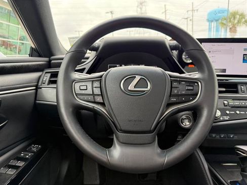 Certified 2025 Lexus ES 350 w/ Premium Package FWD image 15