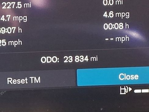 Used 2024 Volvo XC60 B5 Plus w/ Protection Package Premier image 26