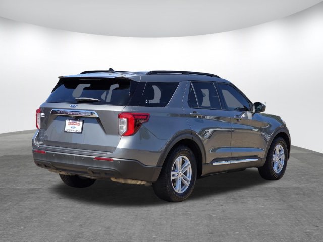 Used 2023 Ford Explorer XLT RWD image 4