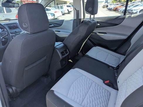 Used 2021 Chevrolet Equinox LS AWD/4WD image 29