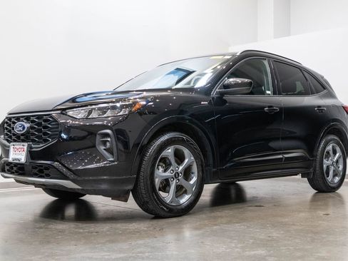 Used 2023 Ford Escape ST-Line Select image 3