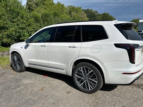 Used 2024 Cadillac XT6 Sport w/ Platinum Package AWD/4WD image 2