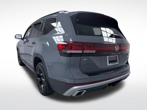 Used 2024 Volkswagen Atlas Peak Edition SE AWD/4WD image 6