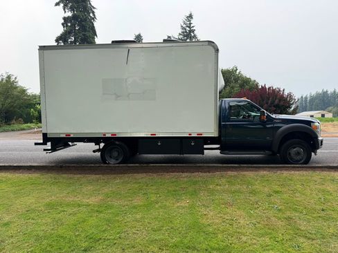 Used 2014 Ford F550 4x4 Regular Cab Super Duty w/ Power Equipment Group image 5