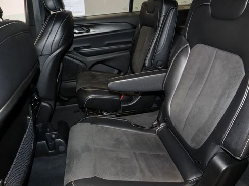 Used 2023 Jeep Grand Cherokee L Laredo AWD/4WD image 22