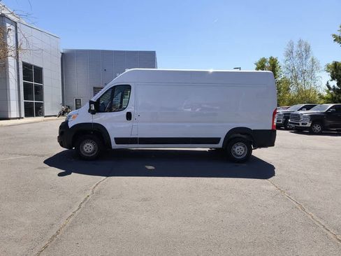 Used 2023 RAM ProMaster 2500 FWD image 2