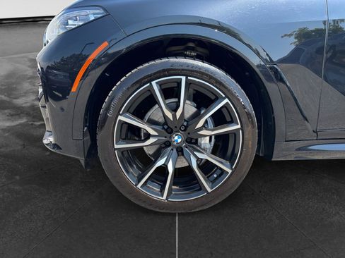 Used 2022 BMW X7 xDrive40i w/ M Sport Package AWD/4WD image 9