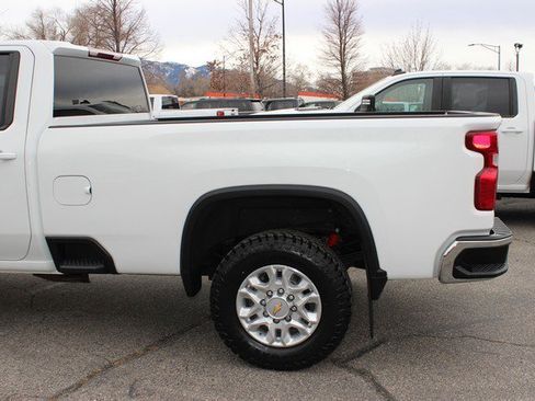 Used 2023 Chevrolet Silverado 3500 LT image 6