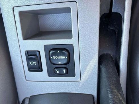 Used 2011 Toyota RAV4 2WD w/ 3rd Row image 33