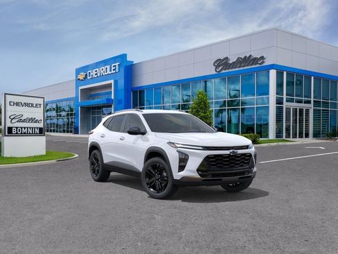 New 2026 Chevrolet Trax ACTIV FWD image 2