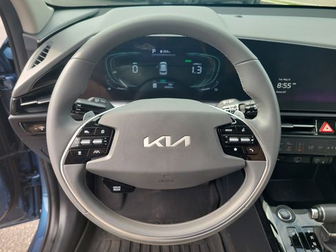 Used 2024 Kia Niro EX FWD image 24