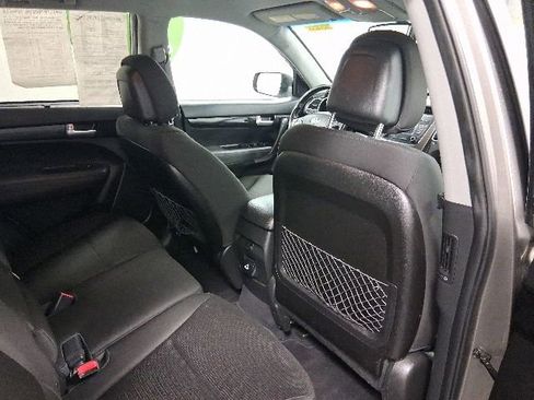 Used 2015 Kia Sorento LX AWD/4WD image 19