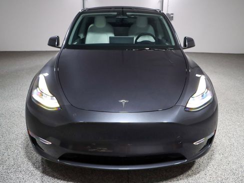Used 2025 Tesla Model Y Long Range image 4