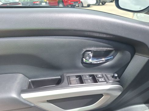 Used 2024 Nissan Titan SV w/ SV Convenience Package RWD image 19