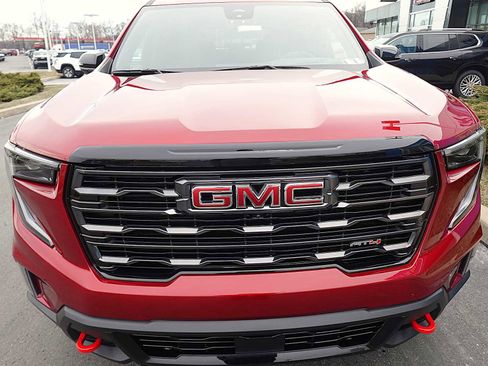 Used 2025 GMC Acadia AT4 w/ Luxury Package image 8