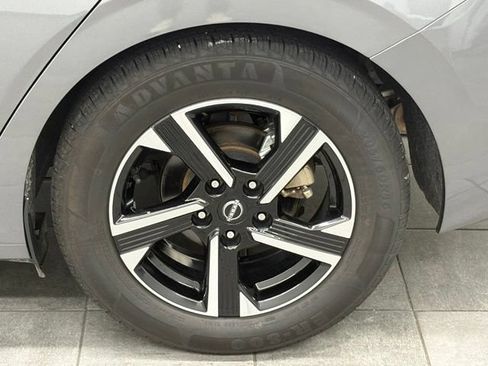 Used 2024 Nissan Sentra SV FWD image 7