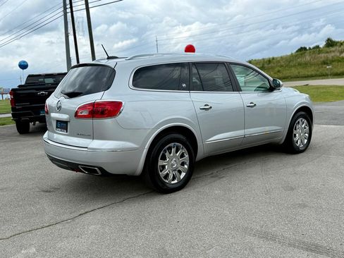 Used 2017 Buick Enclave Leather FWD image 4
